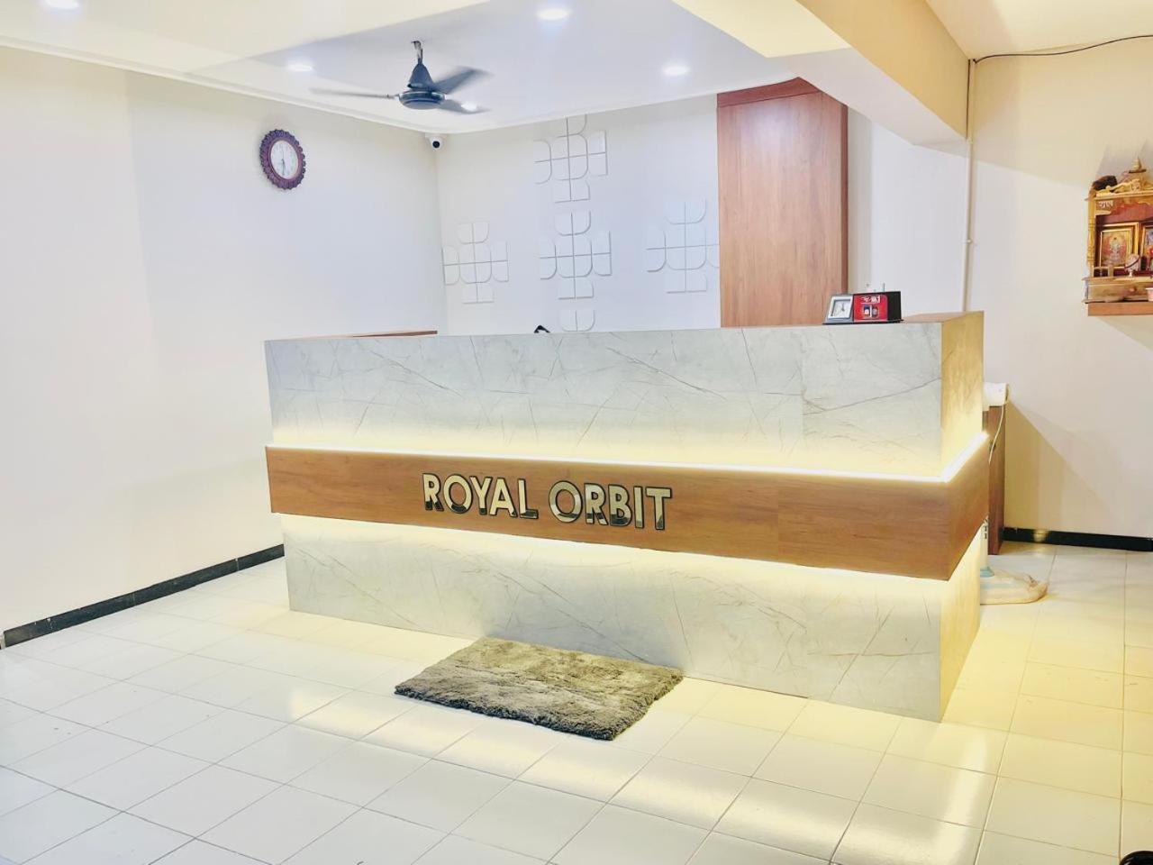 Hotel Royal Orbit Раджкот Экстерьер фото
